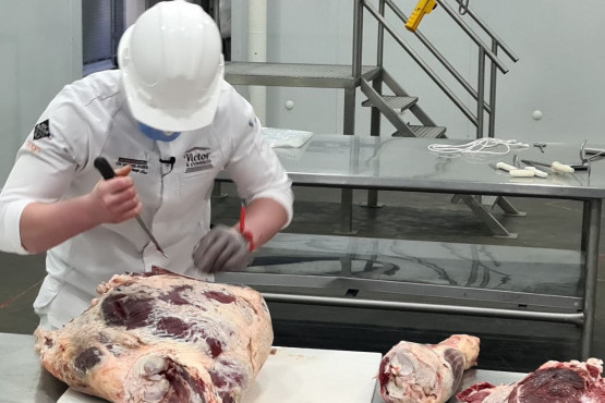 CREAN LA PRIMERA ESCUELA ARGENTINA DE OFICIOS DE LA CARNE